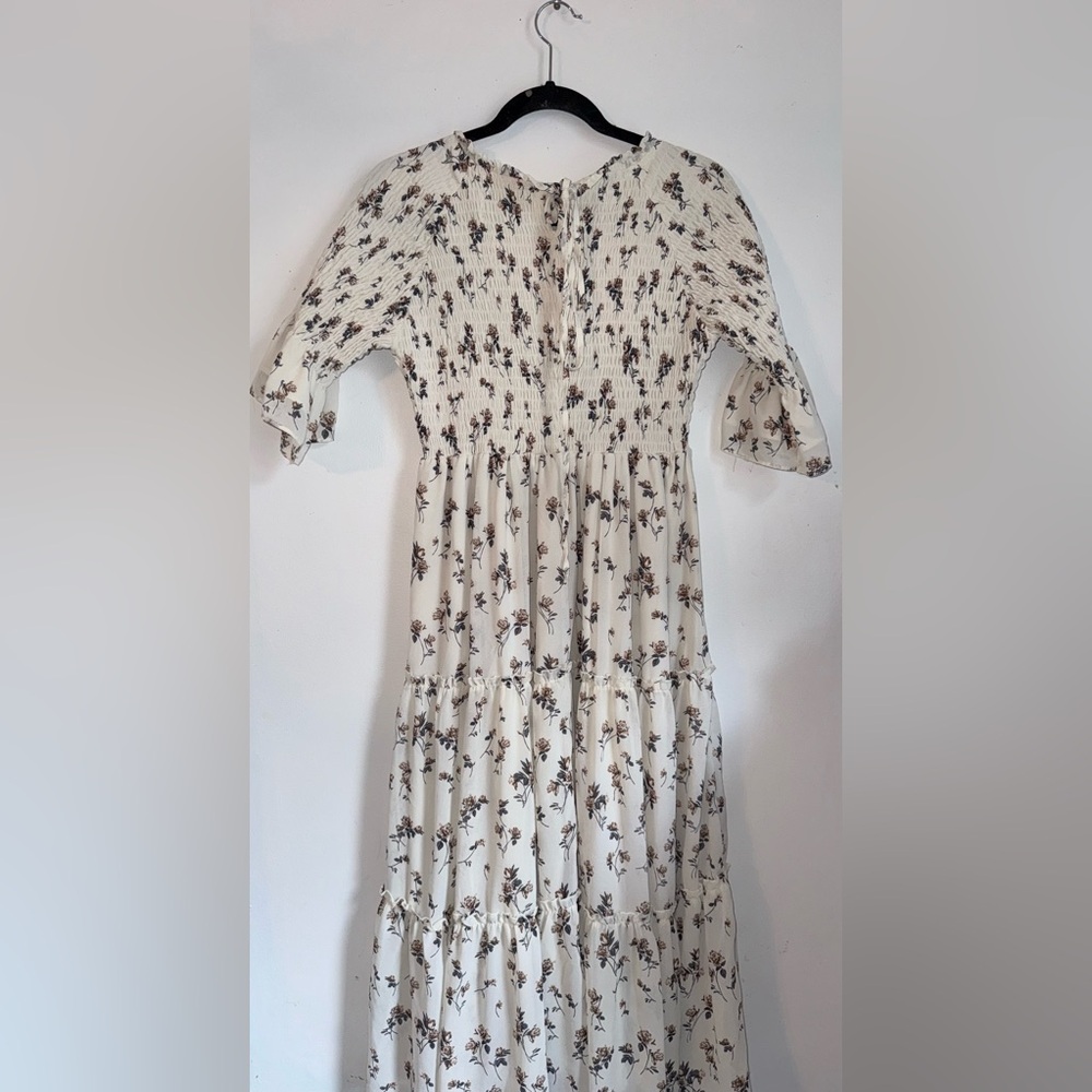 JESSAKAE The Wandering Willoughby Tiered Smocked Midi Dress in Cream Size L - Picture 7 of 12